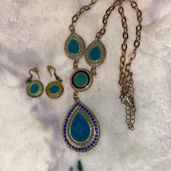 Costume Necklace - Earring Set. Blue, Green in Gold Setting. - Picture 1 of 9